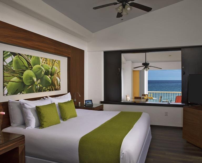 Junior suite ocean front Hotel Krystal Grand® Nuevo Vallarta