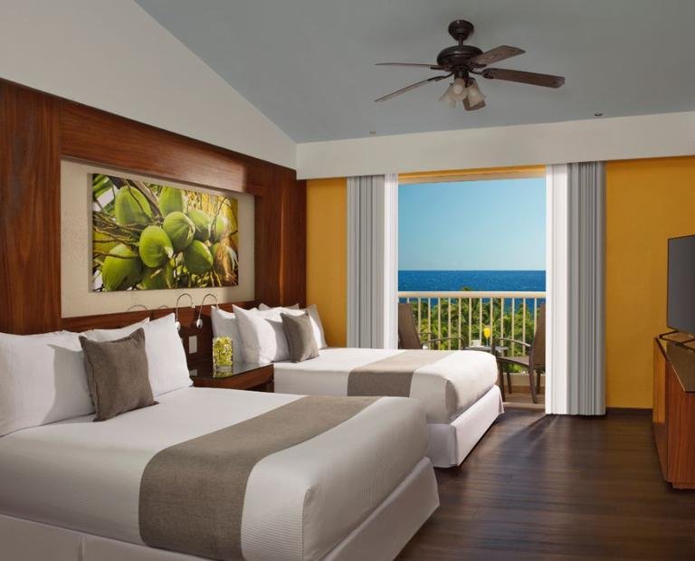 Deluxe ocean view Hotel Krystal Grand® Nuevo Vallarta