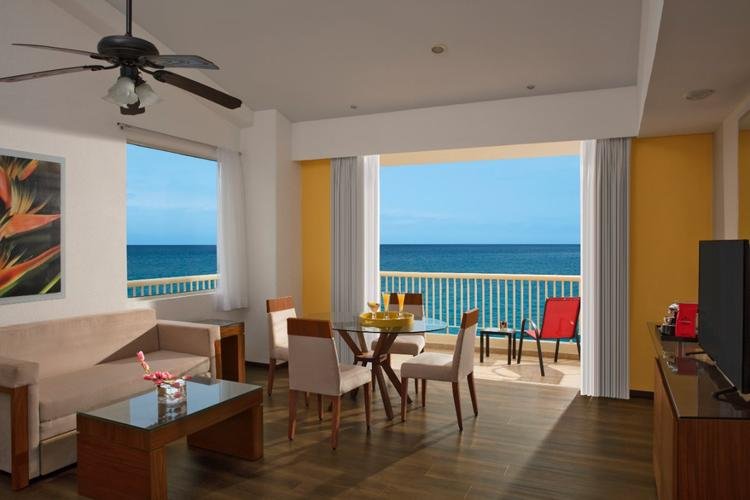Junior suite Hotel Krystal Grand® Nuevo Vallarta Junior suite Hotel Krystal Grand® Nuevo Vallarta