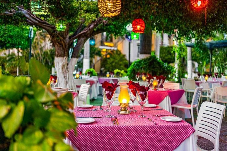 Restaurante Hotel Krystal® Puerto Vallarta Restaurante Hotel Krystal® Puerto Vallarta