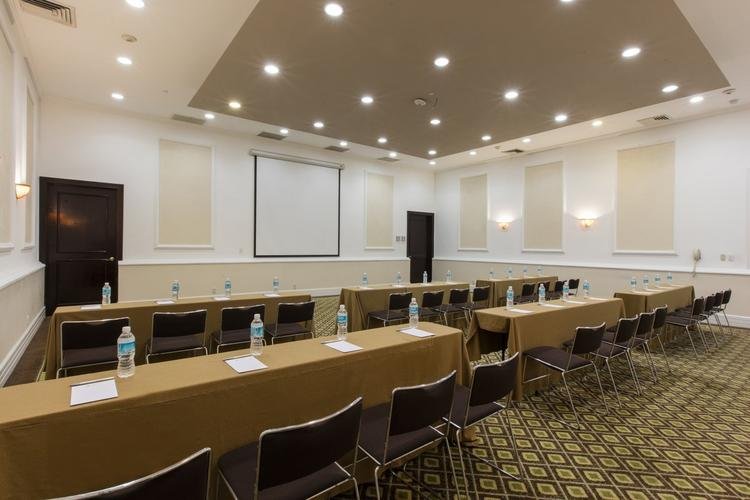 Sala de conferencias Hotel Krystal® Satélite María Bárbara Ciudad de México Sala de conferencias Hotel Krystal® Satélite María Bárbara Ciudad de México