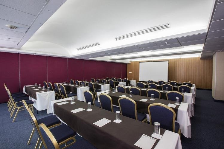 Salón zebrano Hotel Krystal Urban Aeropuerto Ciudad de México Salón zebrano Hotel Krystal Urban Aeropuerto Ciudad de México