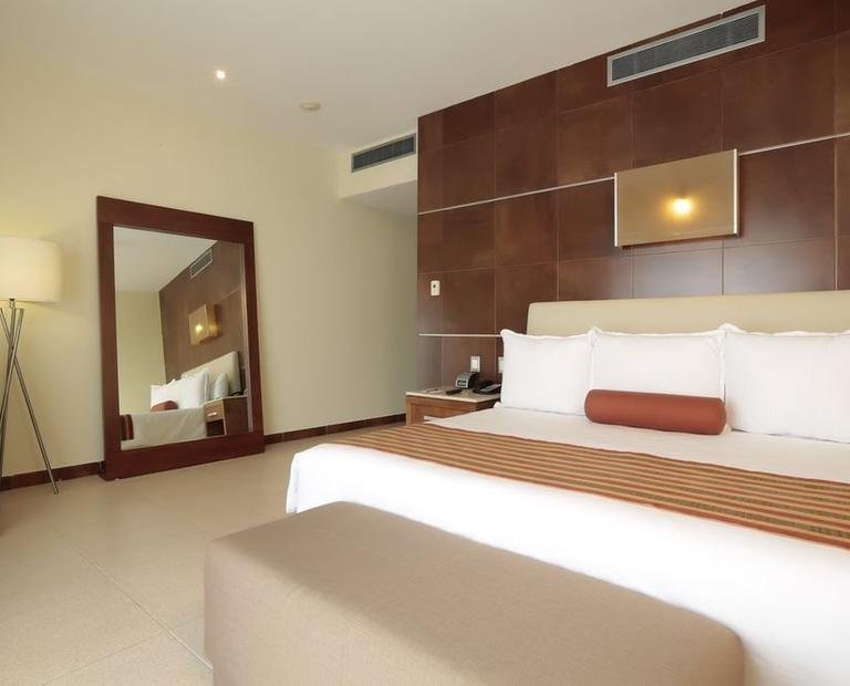 Jr suite king size Hotel Krystal Urban Cancún & Beach Club Jr suite king size Hotel Krystal Urban Cancún & Beach Club